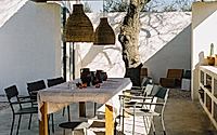 012-casa-roverella-dialogue-with-nature-in-puglia.jpg
