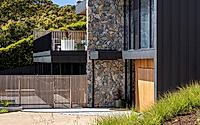 012-lorne-house-panoramic-bay-views-and-luxury-features.jpg