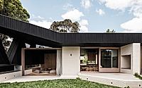014-ha-ha-haus-innovative-family-home-design-in-melbourne.jpg