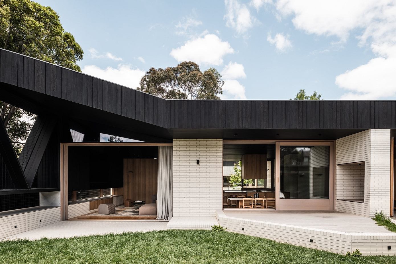 Ha Ha Haus: Innovative Family Home Design in Melbourne