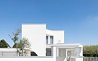 015-l2a-house-a-modern-minimalist-architectural-marvel.jpg