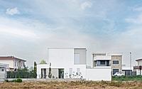 016-l2a-house-a-modern-minimalist-architectural-marvel.jpg