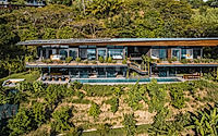 020-cascada-de-luz-serene-costa-rican-hillside-house-by-studio-saxe.jpg