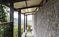 stepped-house-studio-lotuss-hill-retreat-in-coonoor-009