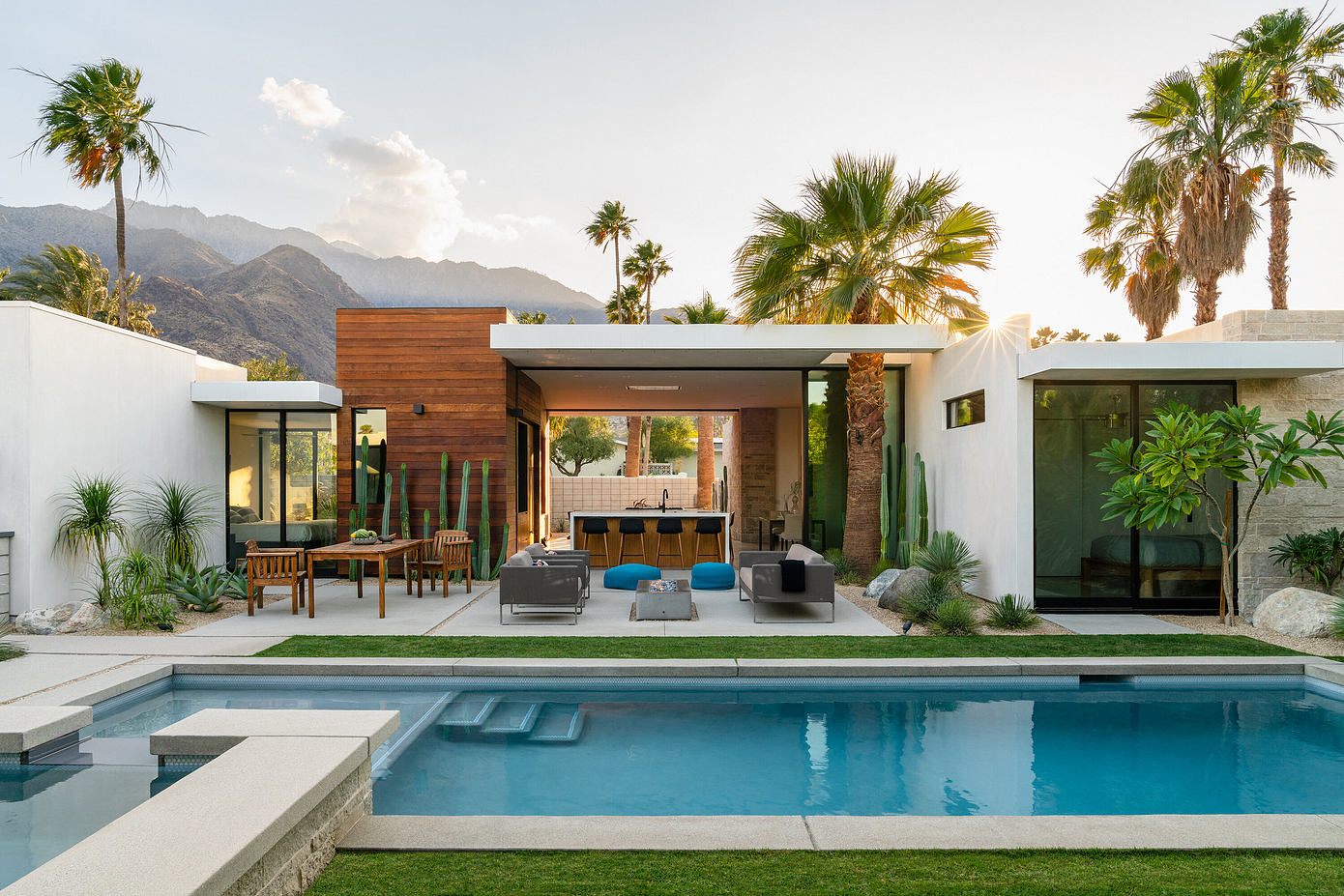 Heaton-Kellog: A Modern House in Palm Springs