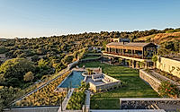 001-villa-juss-a-unique-family-retreat-in-turkey.jpg