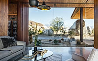 003-desert-palisades-guardhouse-innovative-design-in-palm-springs.jpg