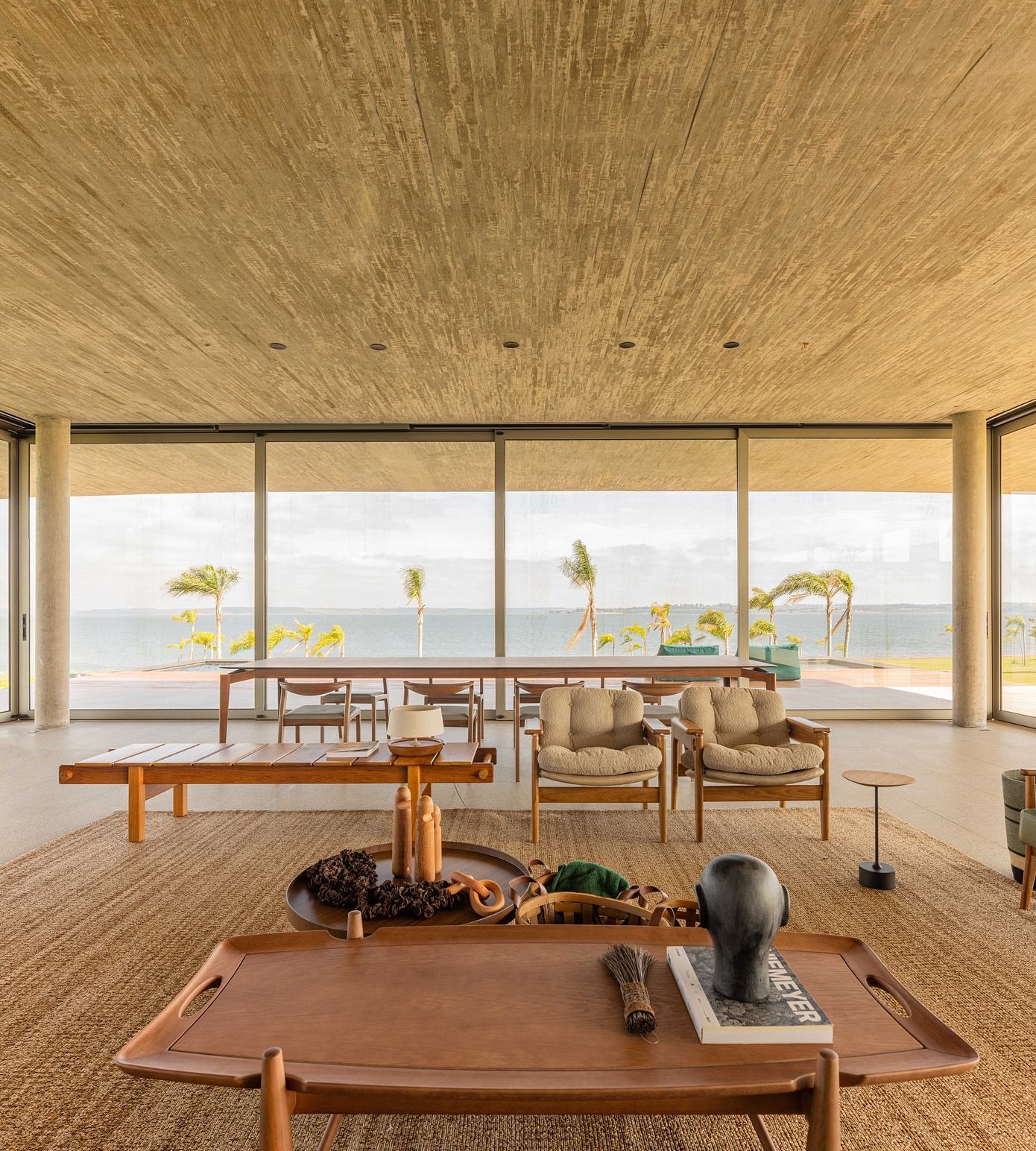 PZ House: A Stunning Weekend Retreat in Brazil