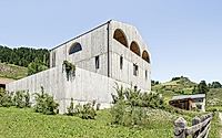 007-1-house-b-ardez-innovative-concrete-design-in-ardez.jpg