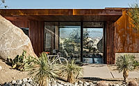 007-desert-palisades-guardhouse-innovative-design-in-palm-springs.jpg
