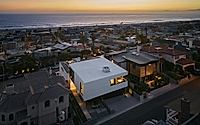 011-bayview-house-a-masterpiece-of-modern-coastal-living.jpg
