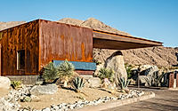 011-desert-palisades-guardhouse-innovative-design-in-palm-springs.jpg