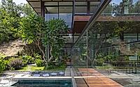 017-ajisai-hill-house-vividly-merging-with-nature.jpg