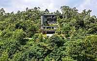 023-ajisai-hill-house-vividly-merging-with-nature.jpg