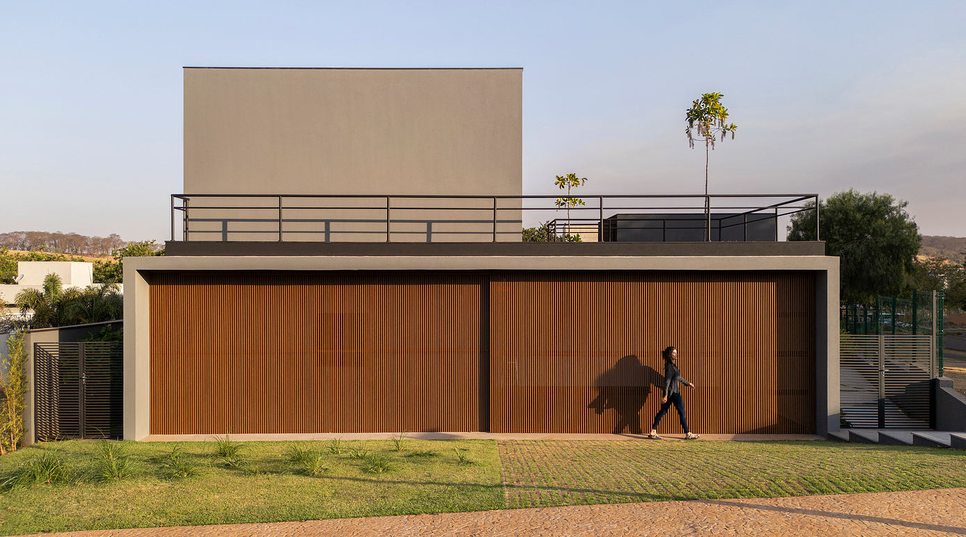 Beta House Prioritises Natural Views and Ventilation in Brazil