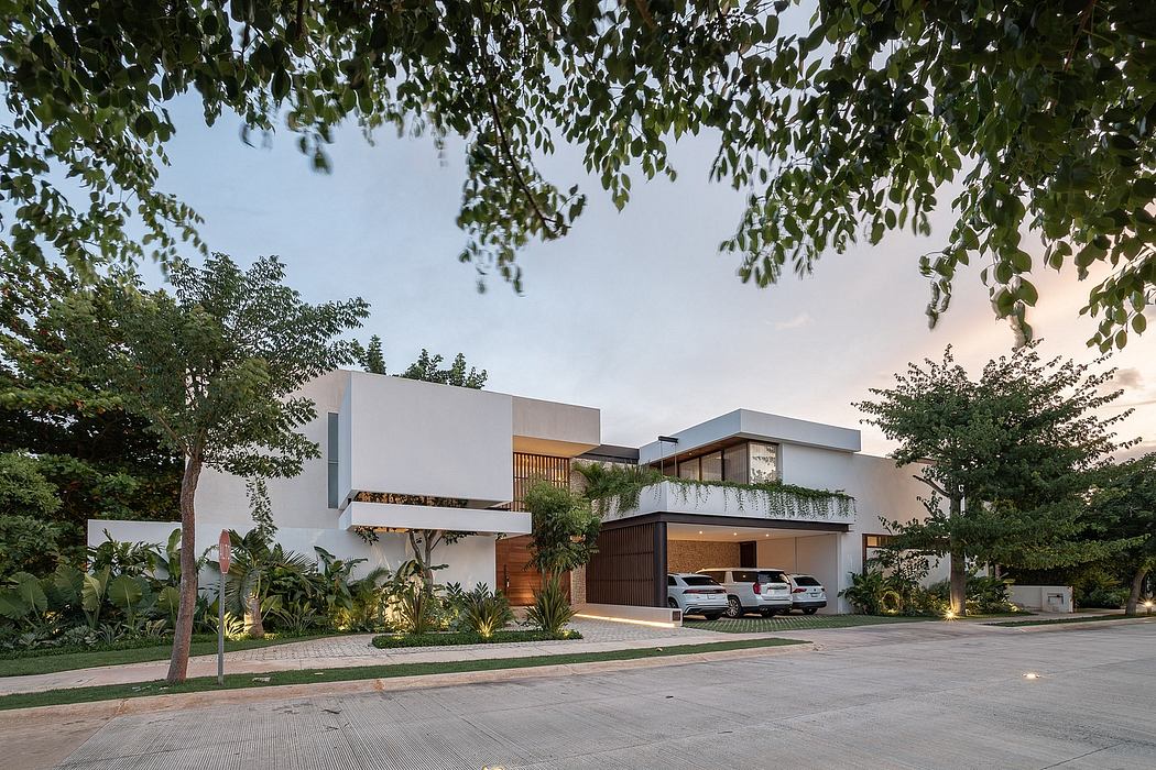 Casita Pegados by R79 Features Lush Green Courtyards