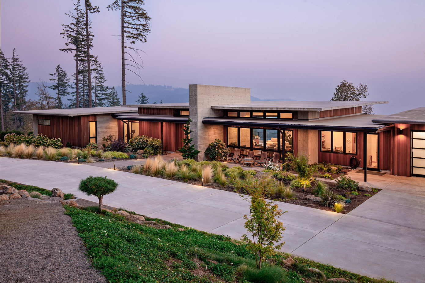 Newberg Ridge House by Giulietti Schouten Weber Architects