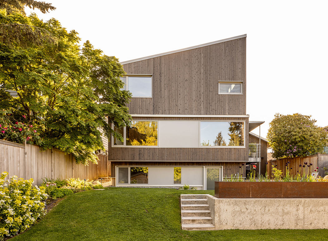 Catchacoma Cottage Stands Lakeside in Kawartha Lakes