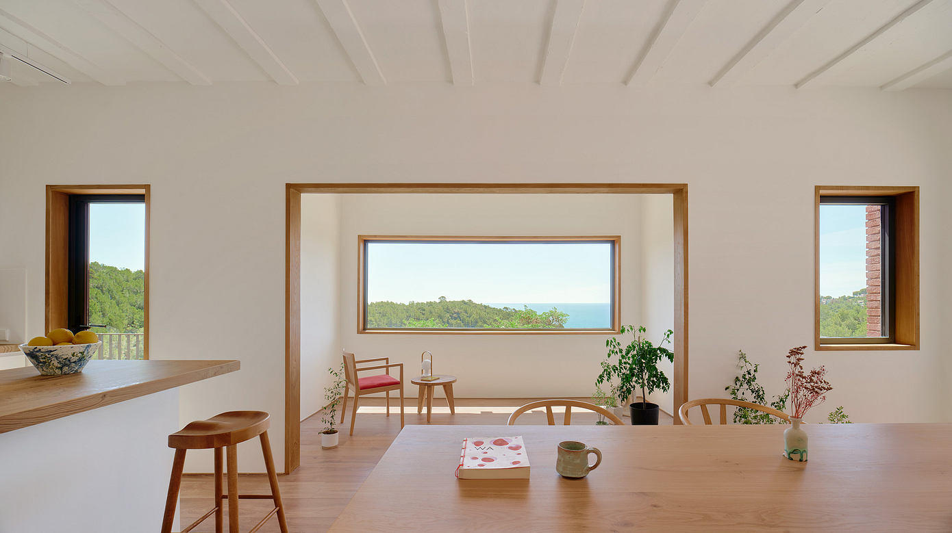 Sitges House Renovation Embraces Garraf Natural Park’s Scenic Views