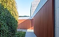 004-loop-house-by-mobius-architekci-harmonizes-with-nature.jpg