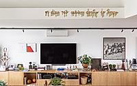 004-penthouse-apartment-is-a-brazilian-art-filled-retreat-in-sao-paulo.jpg