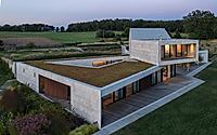 006-loop-house-by-mobius-architekci-harmonizes-with-nature.jpg