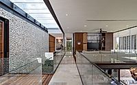 007-casita-pegados-by-r79-features-lush-green-courtyards.jpg