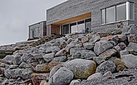 007-five-cove-house-in-halifax-channels-a-cottage-within-a-cottage.jpg