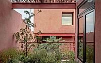 009-ederlezi-house-in-mexico-boasts-a-red-zigzag-exterior-by-practica.jpg
