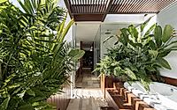 011-casita-pegados-by-r79-features-lush-green-courtyards.jpg