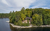 011-catchacoma-cottage-stands-lakeside-in-kawartha-lakes.jpg