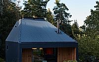 011-skylight-hut-by-atelier-hajny-evokes-a-classic-wood-cabin.jpg