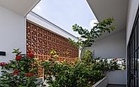 016-dx-house-by-x11-design-studio-features-jewel-inspired-facade.jpg