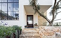 019-the-house-and-the-landscape-in-lower-galilee-blends-with-nature.jpg