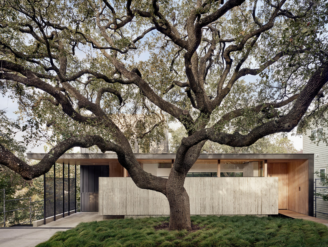 Alta Vista Residence Offers Modern Retreat in Austin’s Urban Setting