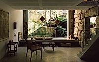 001-casa-e-a-pedra-incorporates-japanese-engawa-concept.jpg