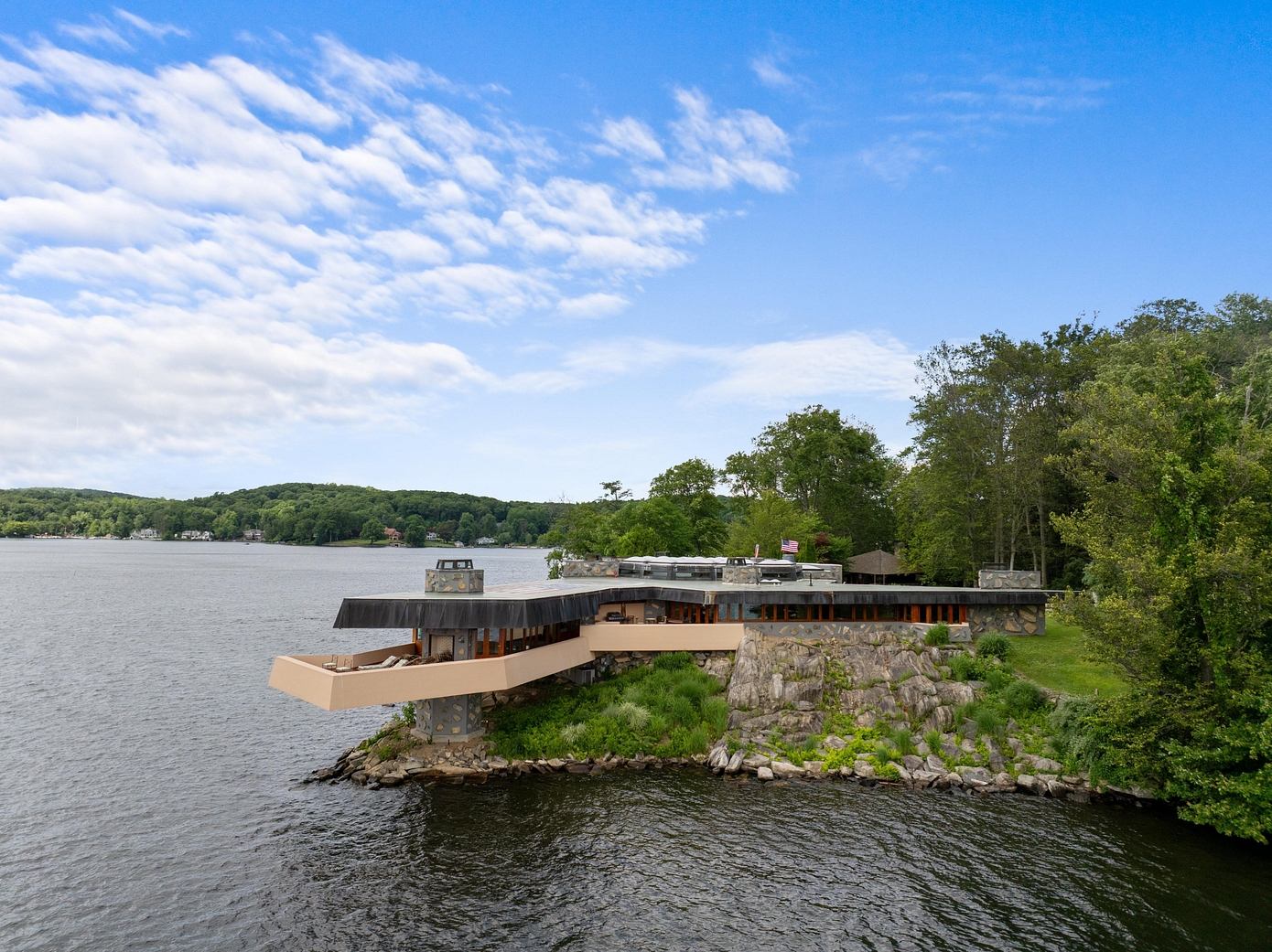 Massaro House in Mahopac Features Largest Wright Cantilever