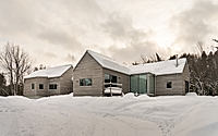 001-mountain-retreat-by-opal-architecture-overlooks-canadian-lake.jpg