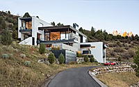 001-polarstar-by-gne-architecture-features-modern-chalet-design.jpg