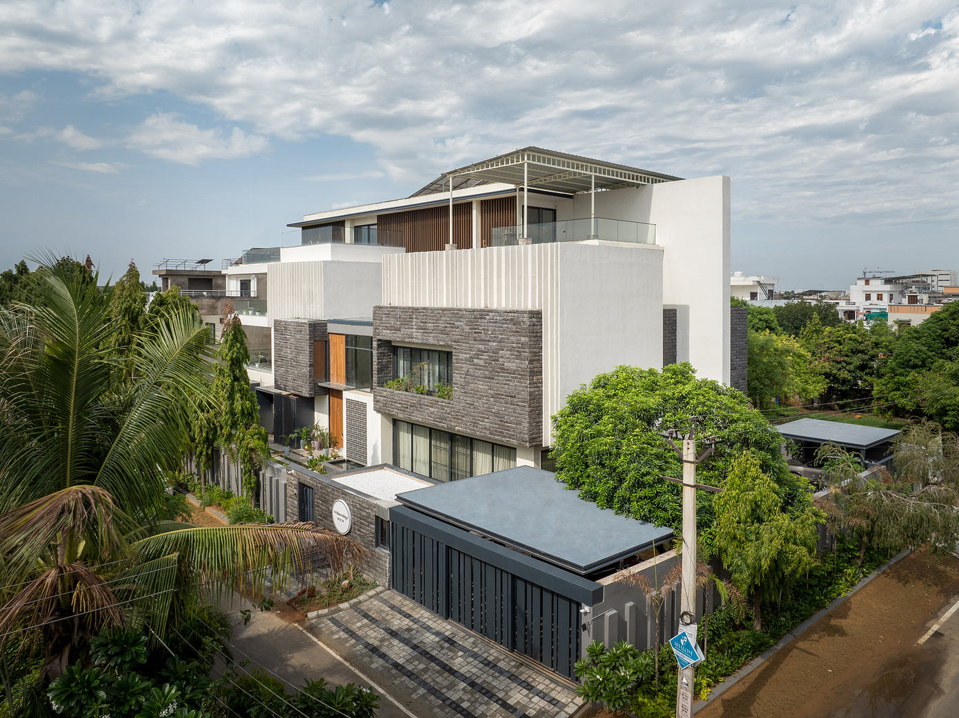 Trivikramalaya Residence by AND Studio Maximizes Natural Light