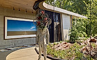 002-hudson-concrete-house-by-koko-designed-as-art-filled-escape.jpg