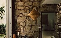 004-casa-e-a-pedra-incorporates-japanese-engawa-concept.jpg