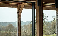 005-downland-barns-celebrates-craftsmanship-with-handmade-details.jpg