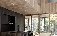 005-q8-residence-offers-tranquil-retreat-in-quebec.jpg