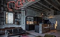 006-vanguard-loft-balances-industrial-and-modernist-aesthetics.jpg