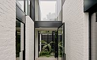 007-life-down-a-lane-by-tom-robertson-unveils-hidden-courtyard.jpg