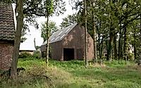 009-huis-zuidkamp-by-jeb-architecten-is-a-minimalist-barnhouse-in-enschede.jpg