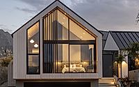 015-alpine-home-1-boasts-minimalist-interior-in-queenstown.jpg