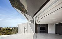 015-casa-sky-base-one-is-a-sci-fi-inspired-villa-in-lagoa.jpg