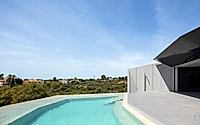 016-casa-sky-base-one-is-a-sci-fi-inspired-villa-in-lagoa.jpg
